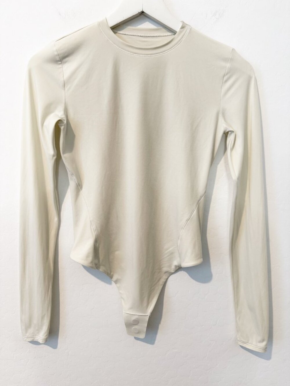 Lululemon Wundermost Crewneck Long Sleeve Bodysuit Small Bone Nulu Clean Girl S - Picture 3 of 9